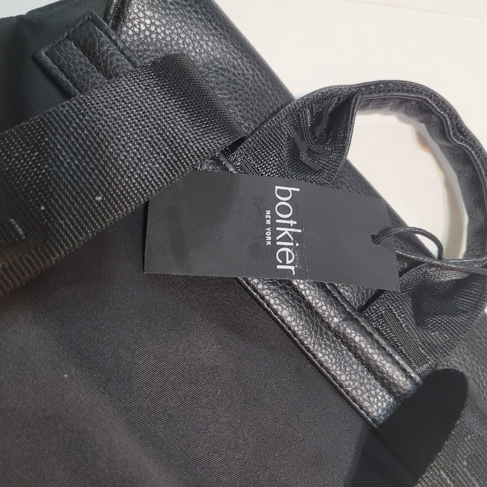 Backpack - Picture 6 of 8